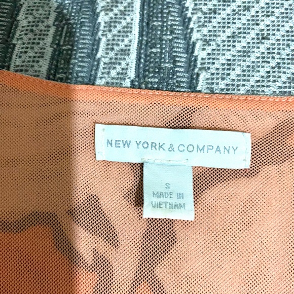 Floral Net fabric short sleeve blouse - Picture 2 of 3